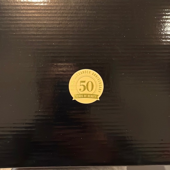 Magic minerals Airbrush foundation set by Jarome Alexander in warm medium - Picture 3 of 5